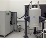 On-demand liquid nitrogen generator