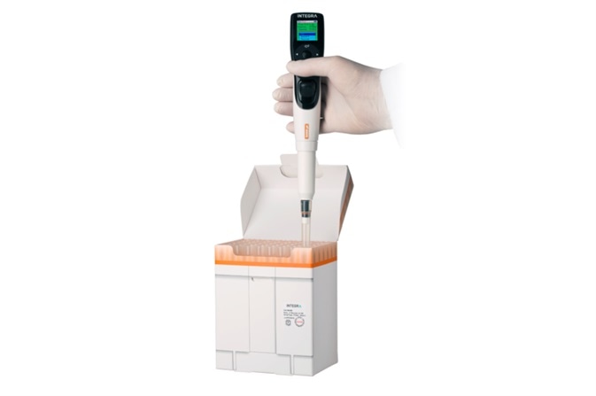 GripTips feature a simple snap-on design that securely and effortlessly attaches the tip to any INTEGRA pipette