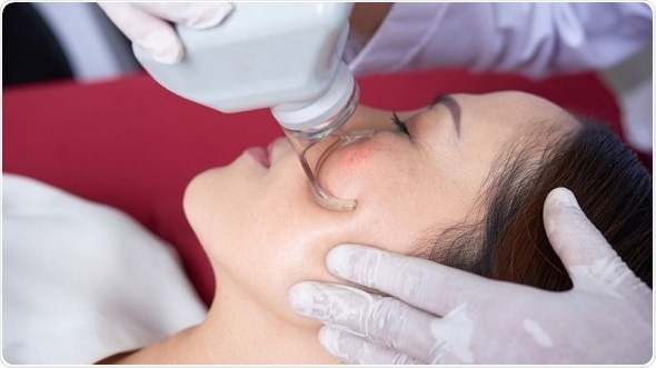 Loose double-stranded RNA molecules spur skin rejuvenation