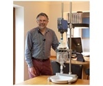 User-friendly support system for laboratory scale reactions