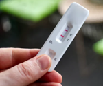 Using gold colloid for lateral flow testing