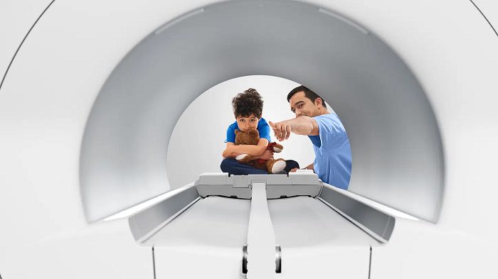 The 80 cm patient bore strongly reduces anxiety and increases patient comfort.
