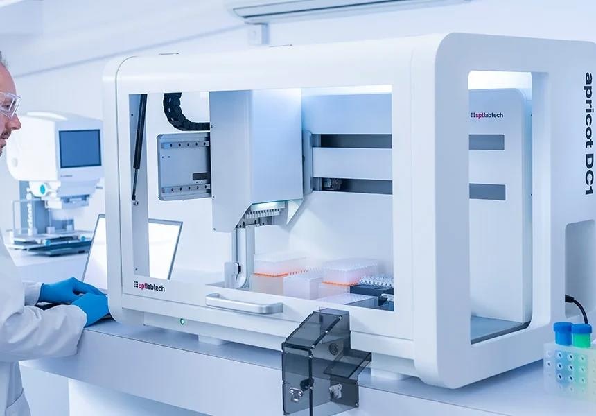 Versatile pipetting platform Apricot DC1