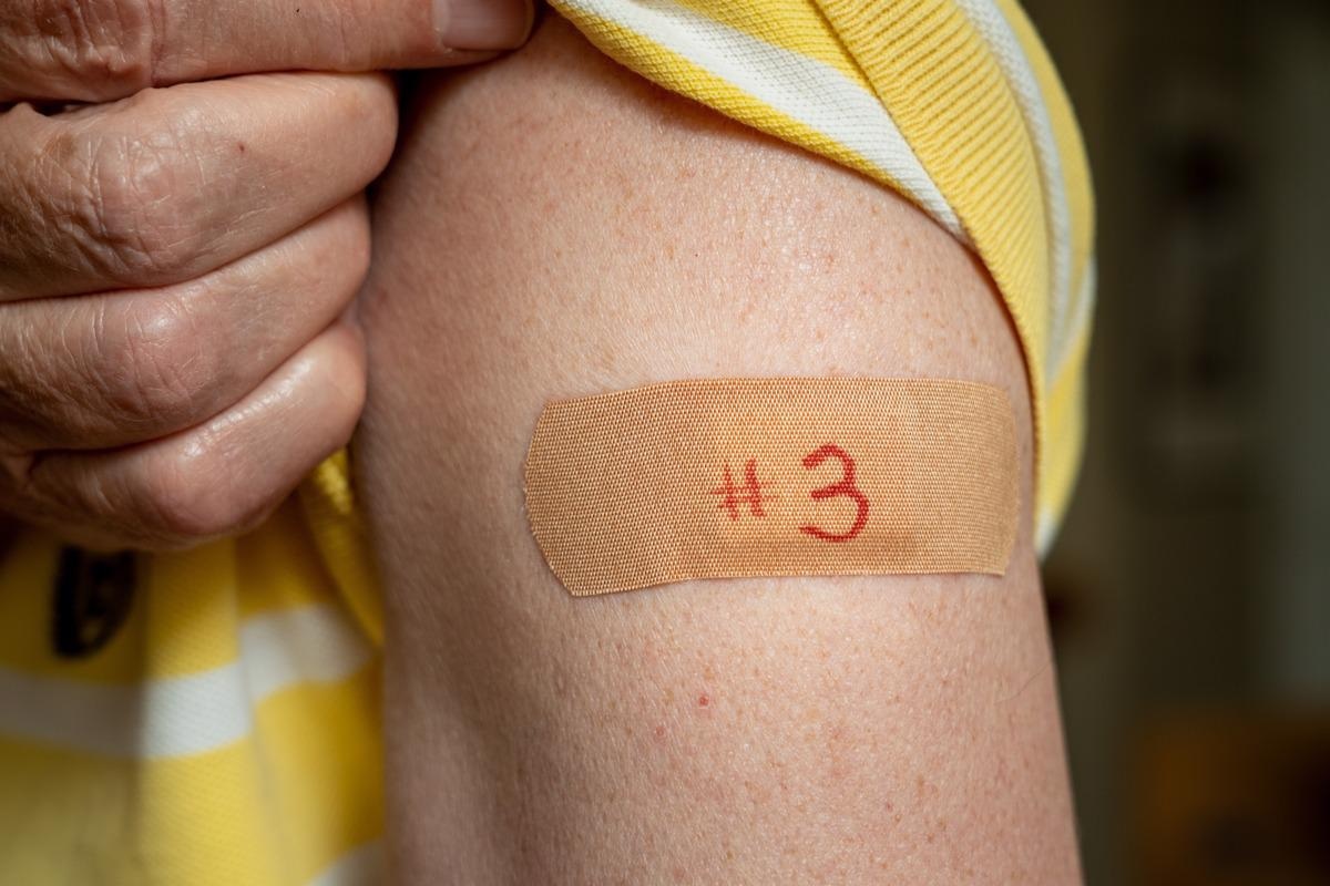 Study: Efficacy and Safety of a Booster Regimen of Ad26.COV2.S Vaccine against Covid-19. Image Credit: Steve Heap/Shutterstock