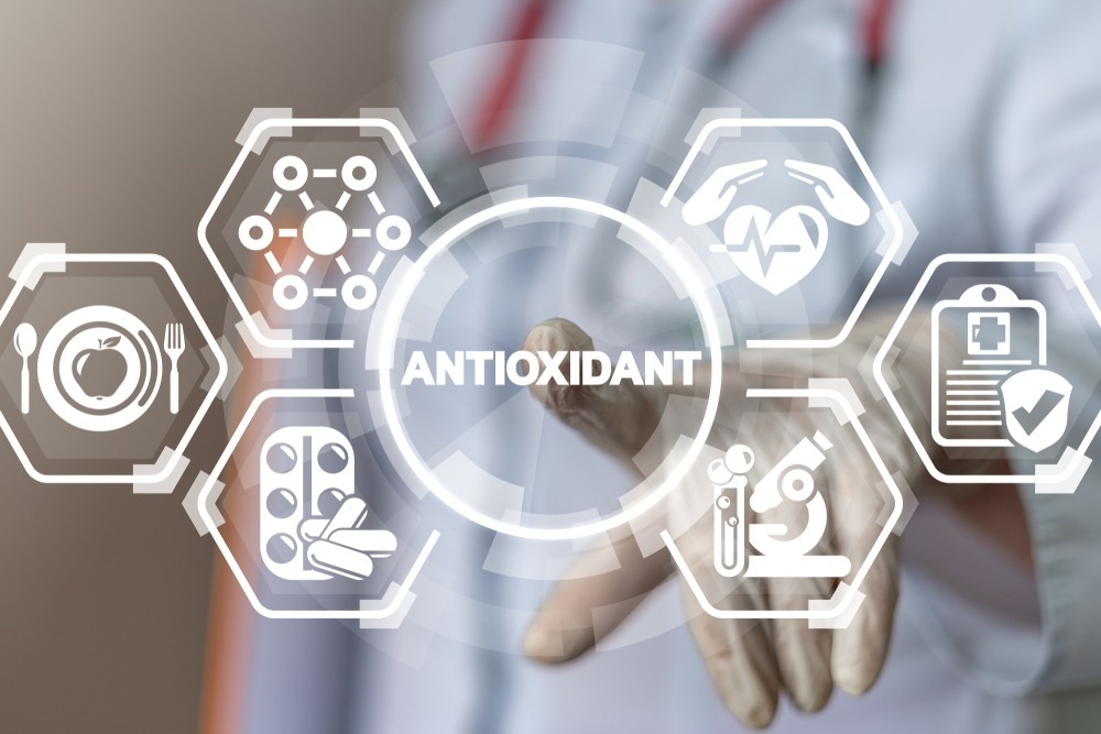 Study: Antioxidants and clinical outcomes of patients with coronavirus disease 2019: A systematic review of observational and interventional studies. Image Credit: Panchenko Vladimir/Shutterstock