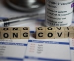 What is the relationship between COVID-19 vaccination and the occurrence of long-COVID symptomatology?