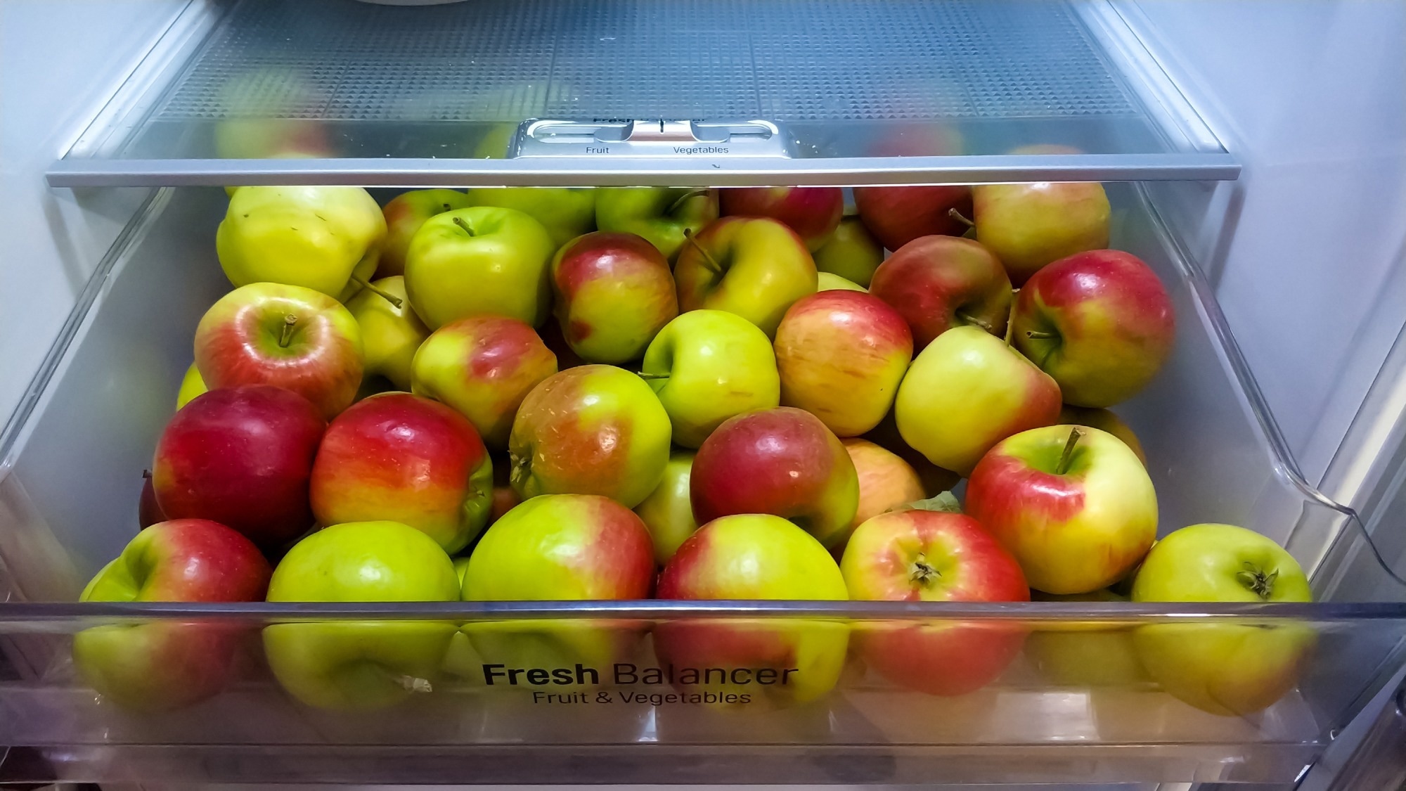 Review: Edible Coatings as a Natural Packaging System to Improve Fruit and Vegetable Shelf Life and Quality. Image Credit: Endless luck / Shutterstock