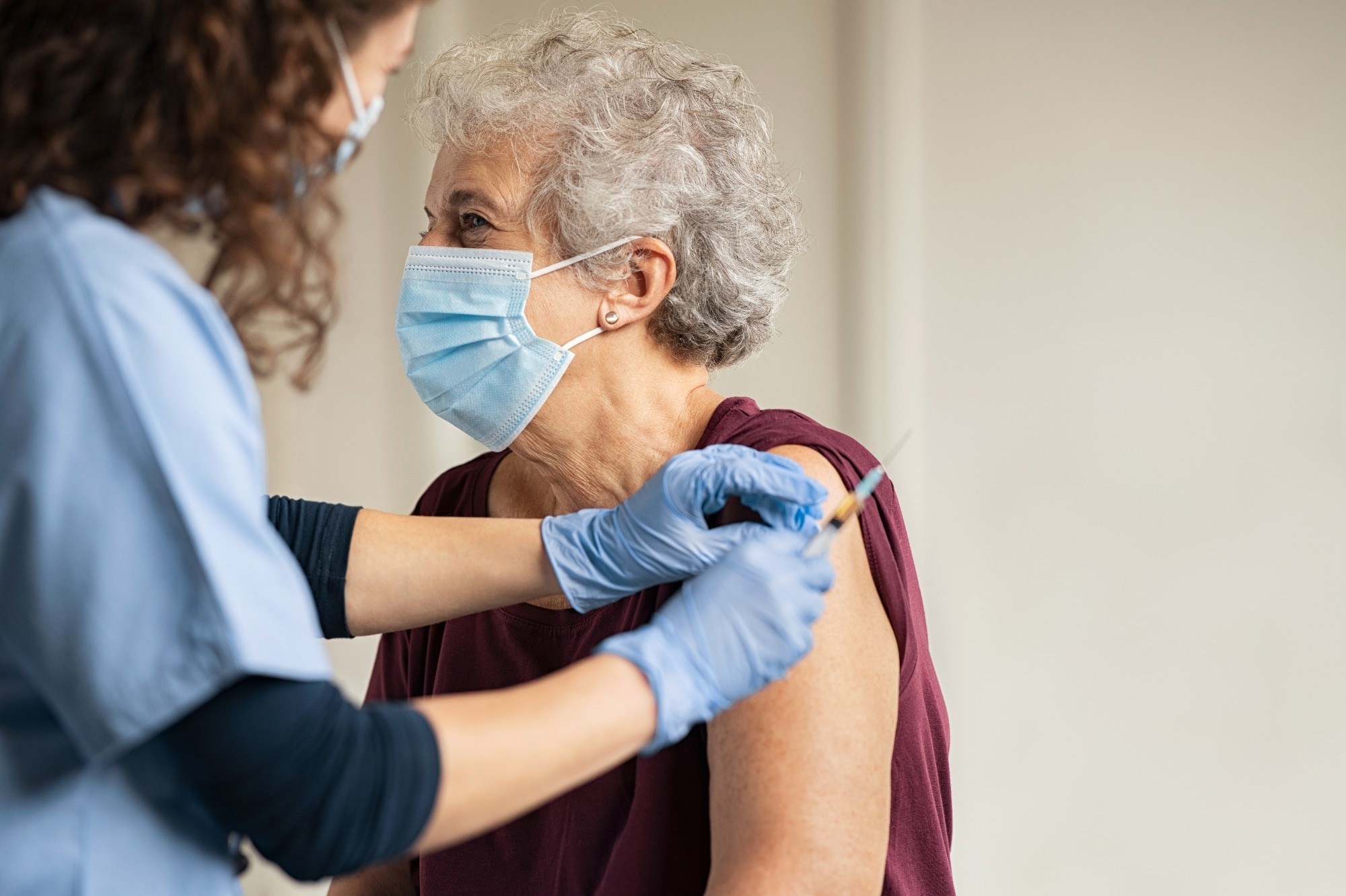Study: The potential epidemiologic, clinical, and economic value of a universal coronavirus vaccine: a modelling study. Image Credit: Ground Picture/Shutterstock.com