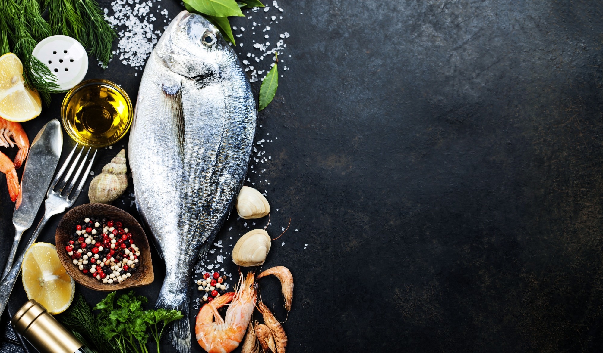 Study: A ketogenic diet rich in fish oil is superior to other fats in preventing NNK-induced lung cancer in A/J mice. Image Credit: Natalia Klenova/Shutterstock.com