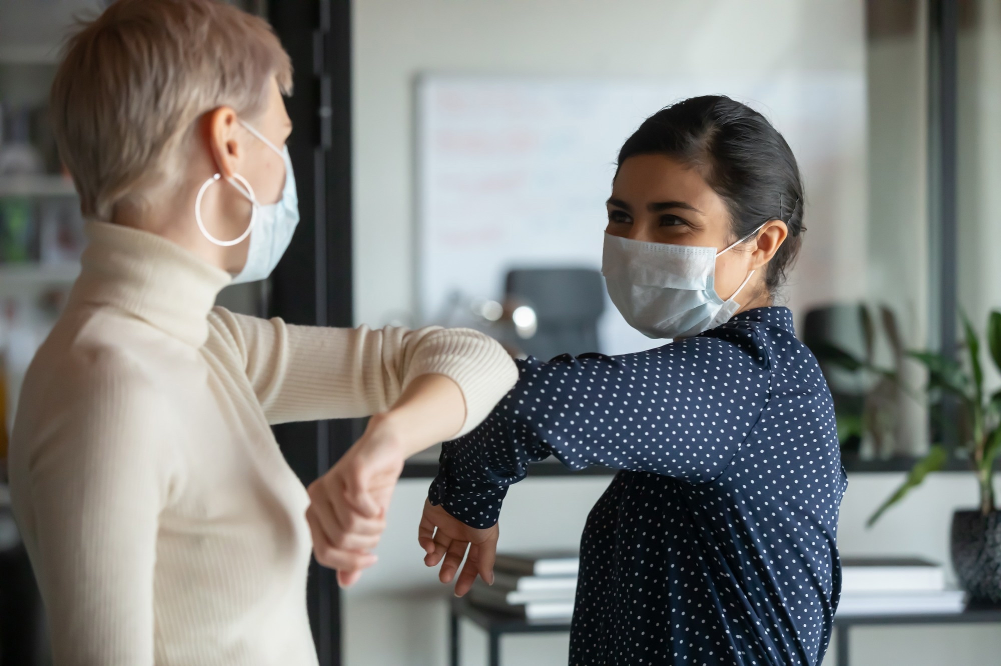 Study: Machine learning to understand risks for severe COVID-19 outcomes: a retrospective cohort study of immune-mediated inflammatory diseases, immunomodulatory medications, and comorbidities in a large US health-care system. Image Credit: fizkes/Shutterstock.com