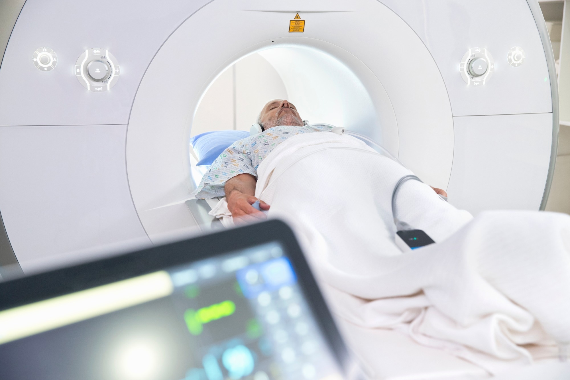 Study: Deep learning-based body composition analysis from whole-body magnetic resonance imaging to predict all-cause mortality in a large western population. Image Credit: Juice Flair / Shutterstock