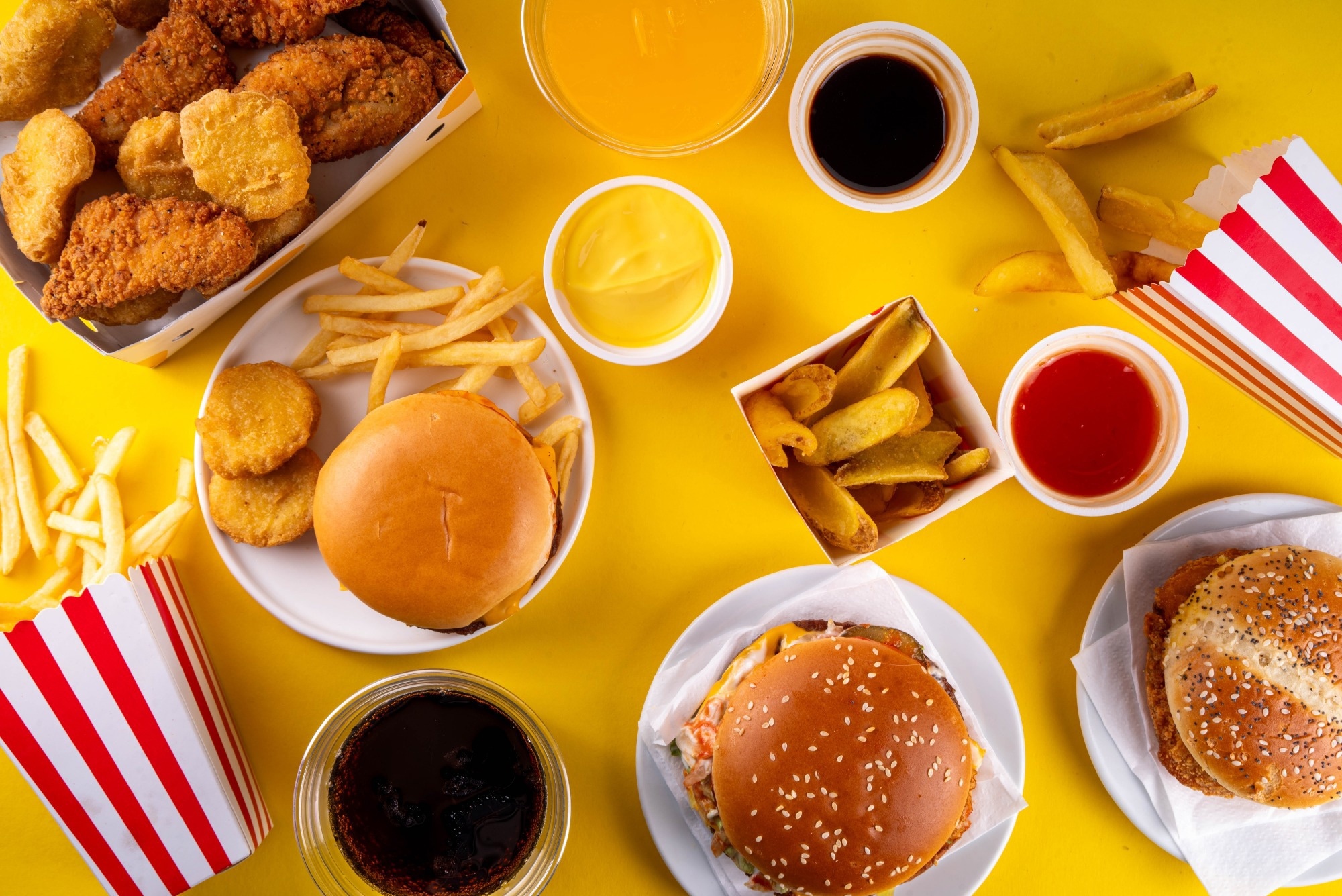 Study: Ultra-processed food consumption affects structural integrity of feeding-related brain regions independent of and via adiposity. Image Credit: Rimma Bondarenko / Shutterstock