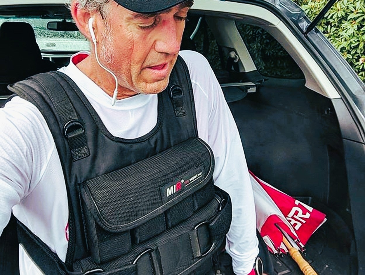 Study: Does weighted vest use during weight loss influence long-term weight loss maintenance? A pilot study in older adults living with obesity and osteoarthritis. Image Credit: Martin Criminale / Flickr