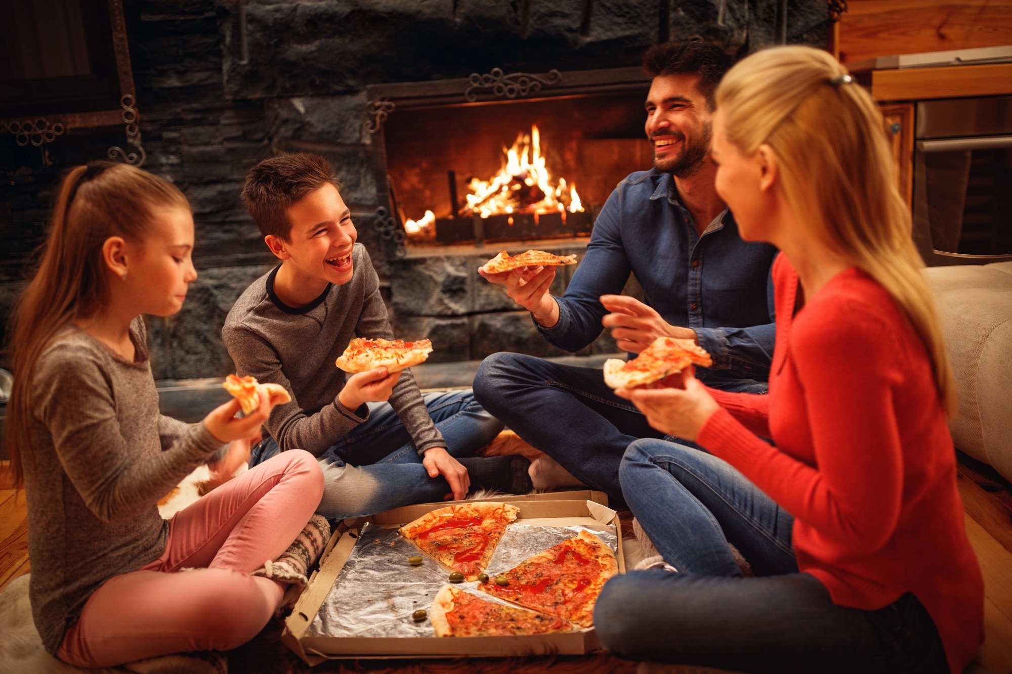 Study: “Takeaway Night”: Understanding UK Families’ Consumption of Takeaway Food for Family Mealtimes. Image Credit: Lucky Business / Shutterstock