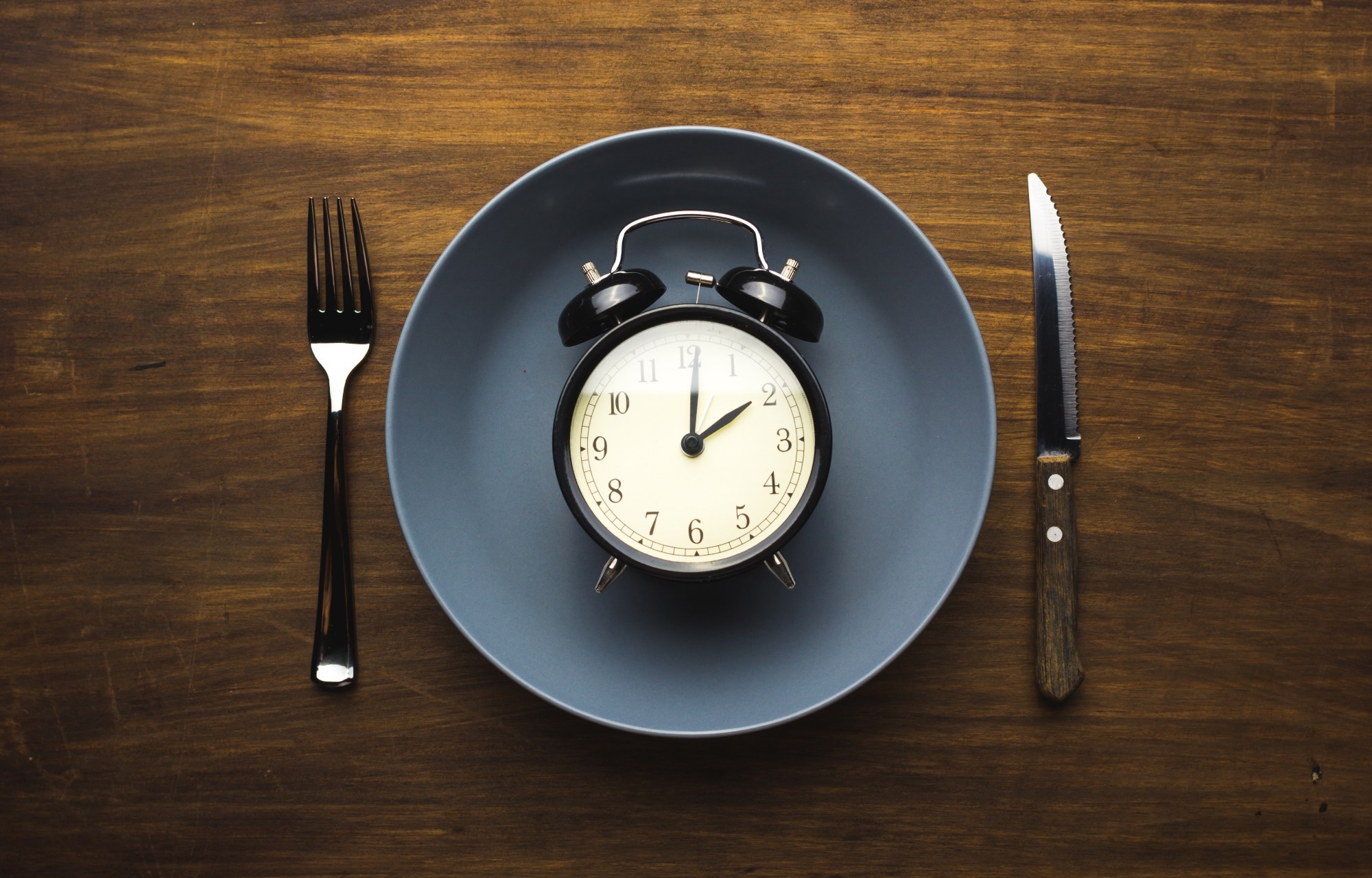 Alarm clock inside a plate