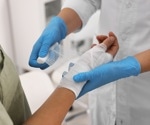 Smart wound patch detects healing progress and infection risk