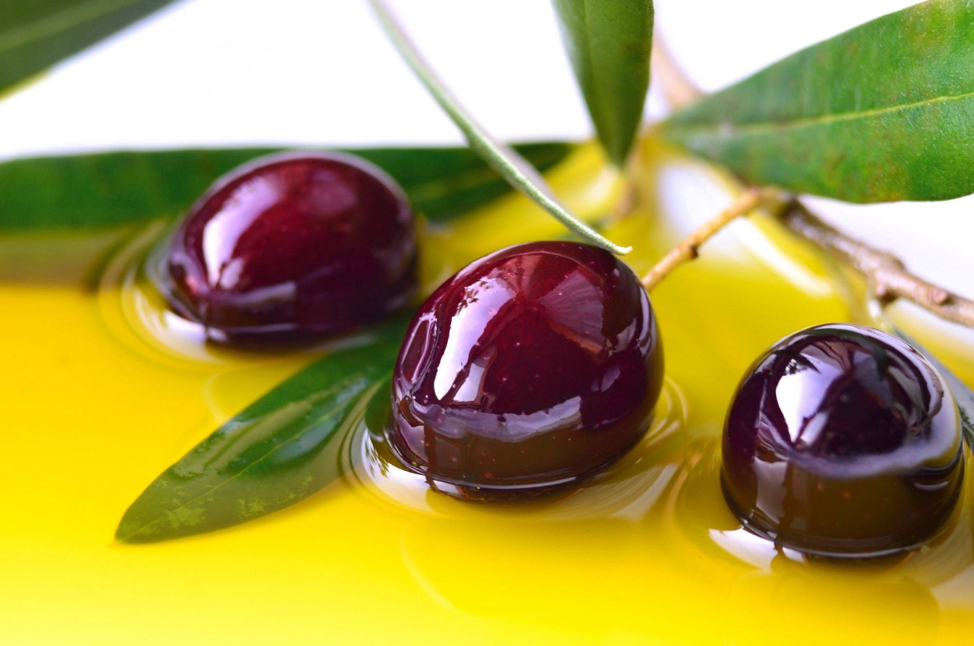 Study: Effects of Mediterranean diet or Mindfulness Based-Stress Reduction during Pregnancy on Maternal Gut and Vaginal Microbiota. A sub-analysis of the IMPACT BCN trial. Image Credit: leonori / Shutterstock